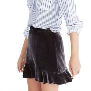 Madewell crushed velvet ruffle skirt size 8